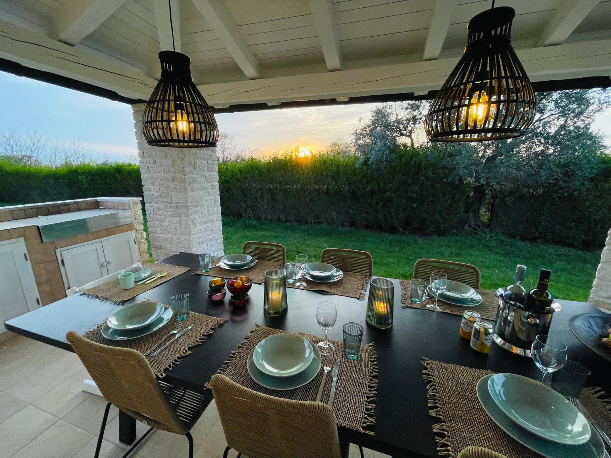 Luxury Villa In Istria - 9,000 Sqm Private Estate With Pool & Sauna, 15 Min To Sea, Near Fazana, 3 Bedrooms Jursici Exterior photo