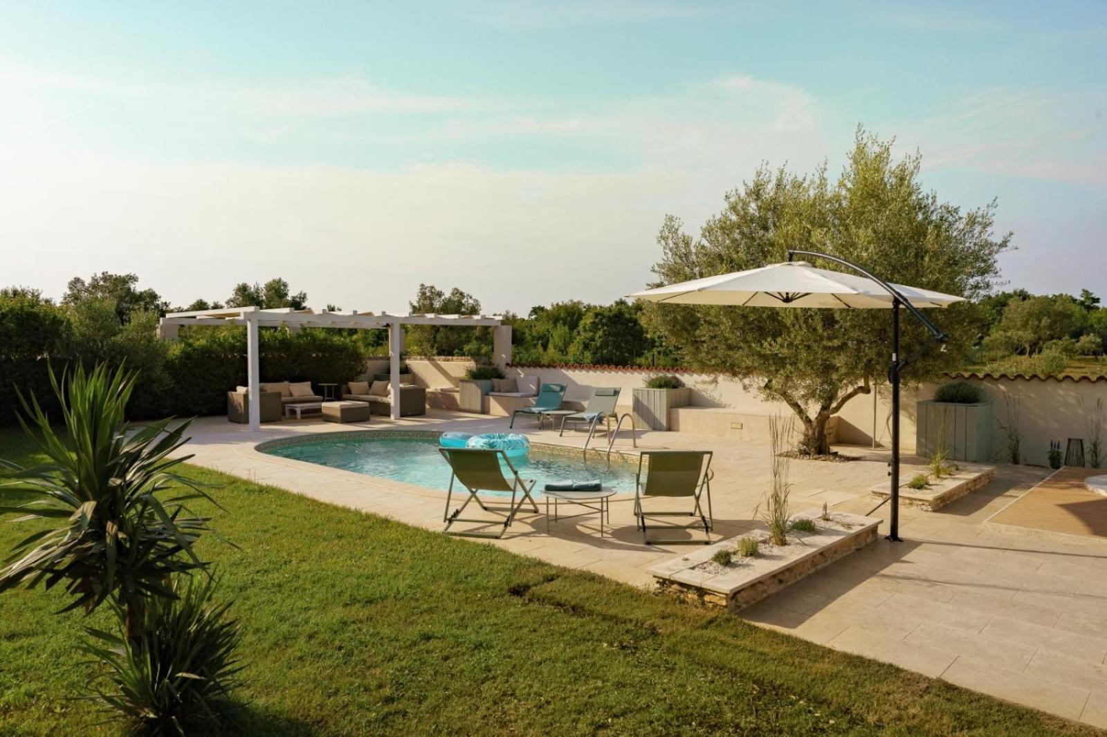 Luxury Villa In Istria - 9,000 Sqm Private Estate With Pool & Sauna, 15 Min To Sea, Near Fazana, 3 Bedrooms Jursici Exterior photo